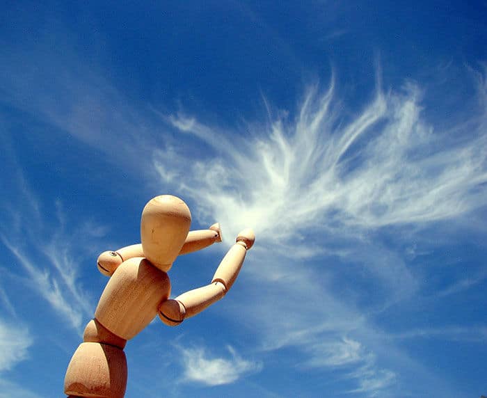 18 Superbly Playful Photos with Clouds