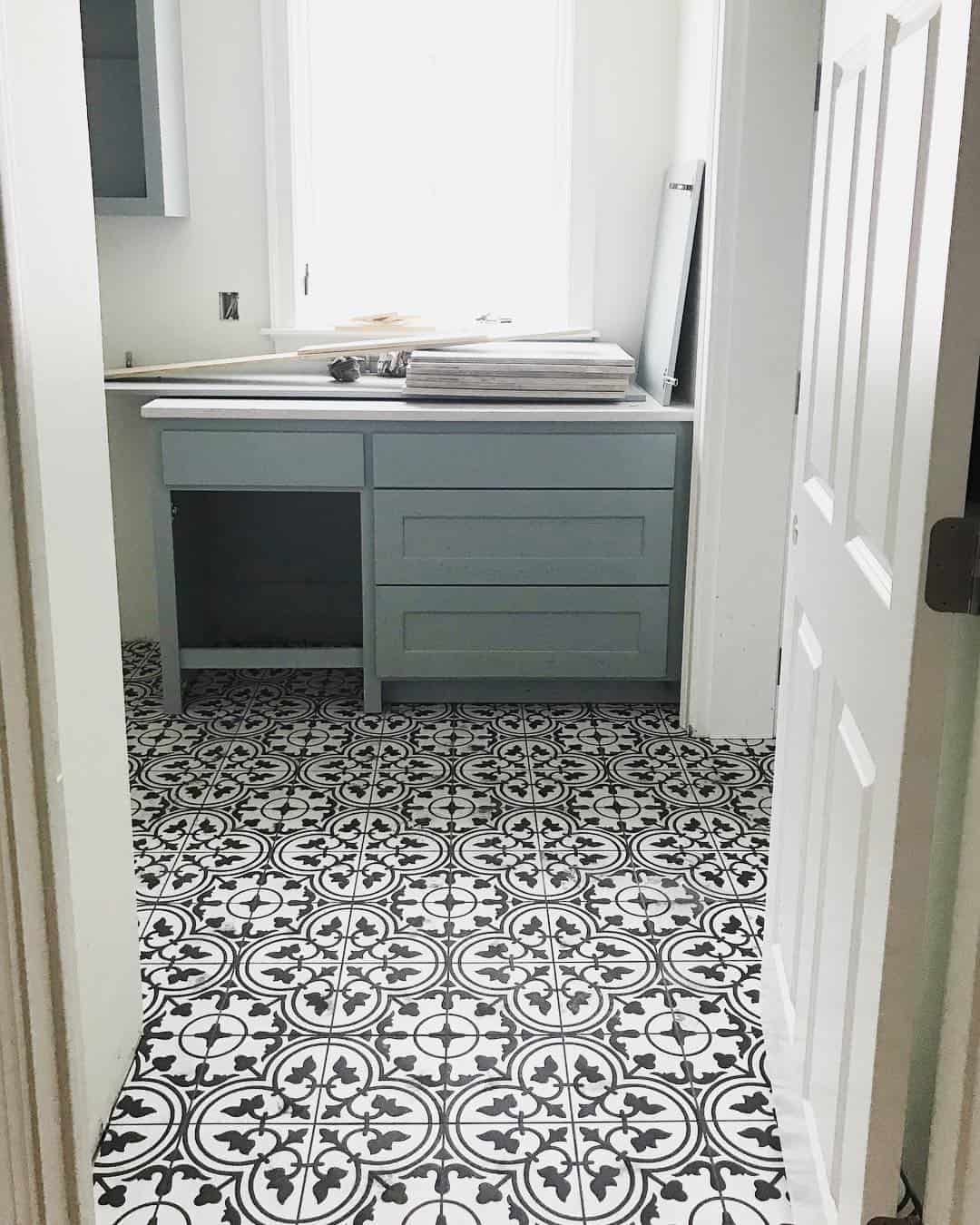 24 Patterned Floor Tile Ideas For Your Bathroom