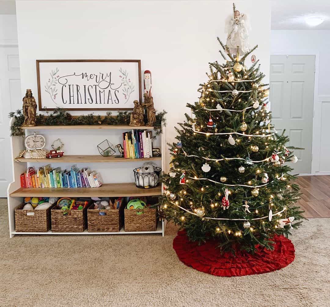 25 Charming Christmas Tree Decoration Ideas