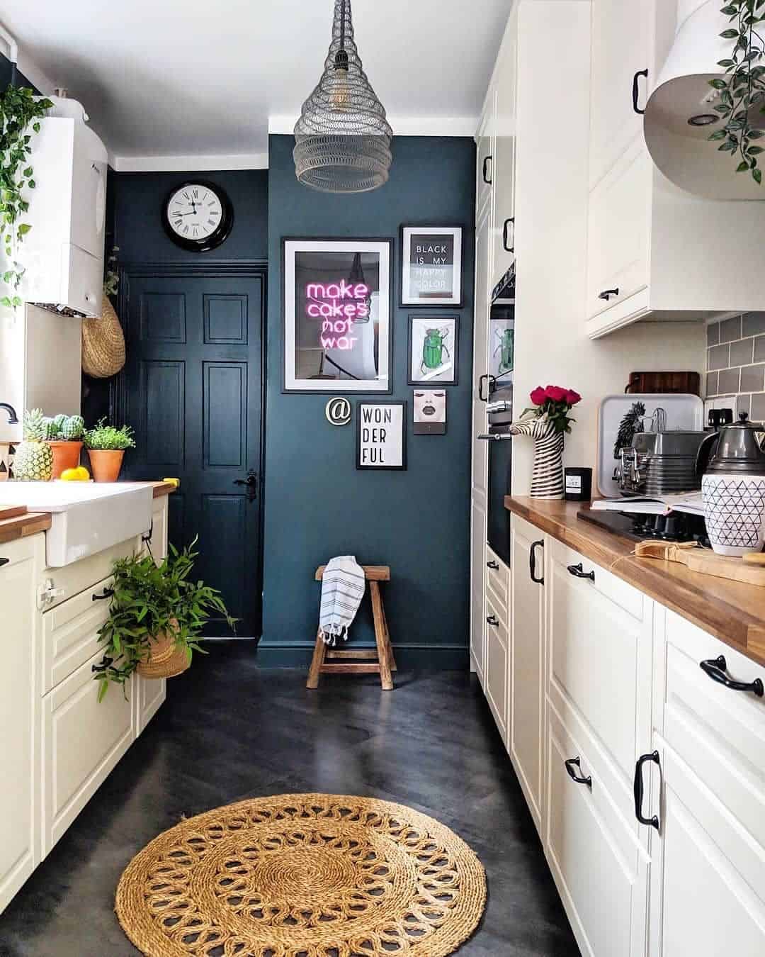 23 Cozy and Chic Small Kitchen Design Ideas