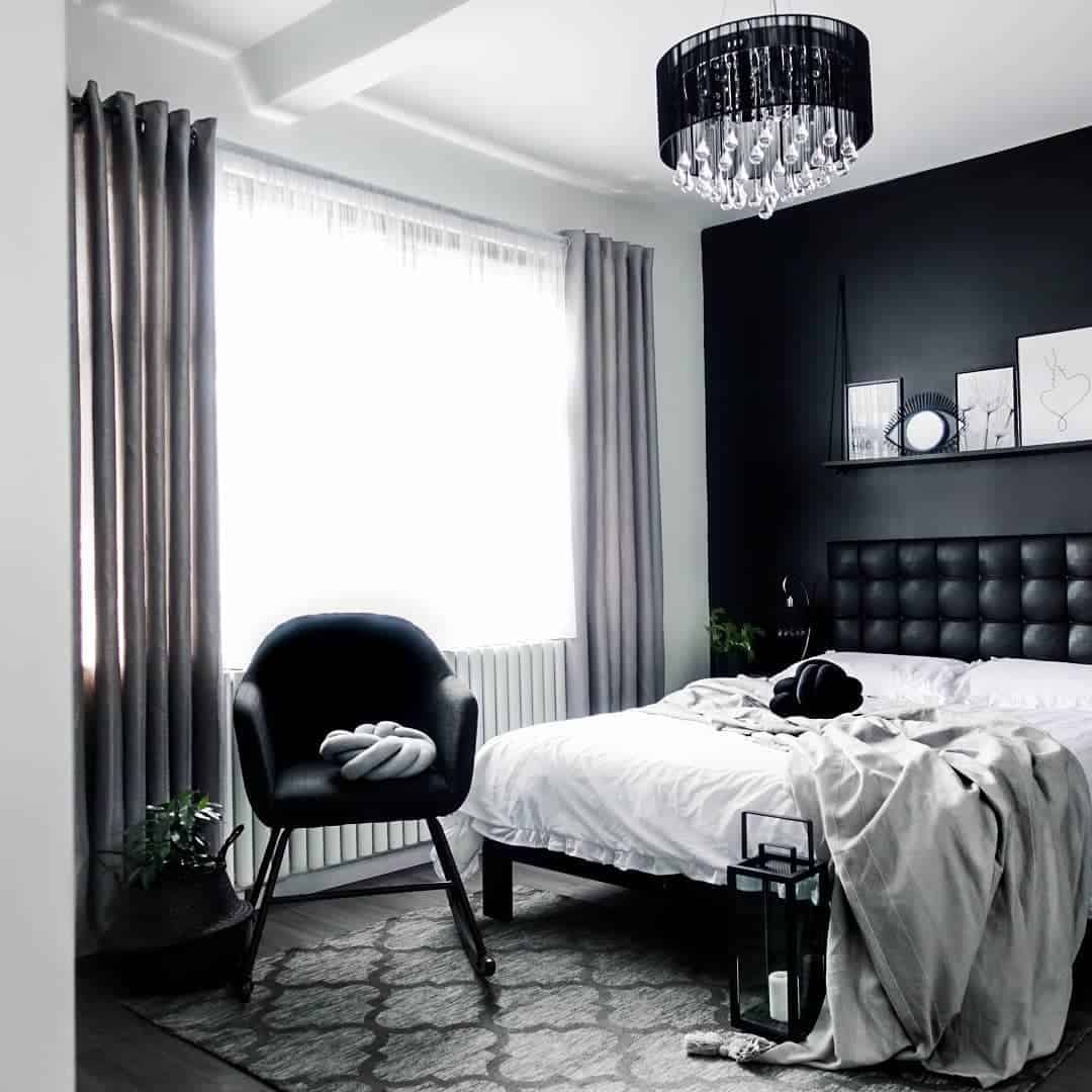 20 Dramatic and Soothing Dark Bedroom Ideas