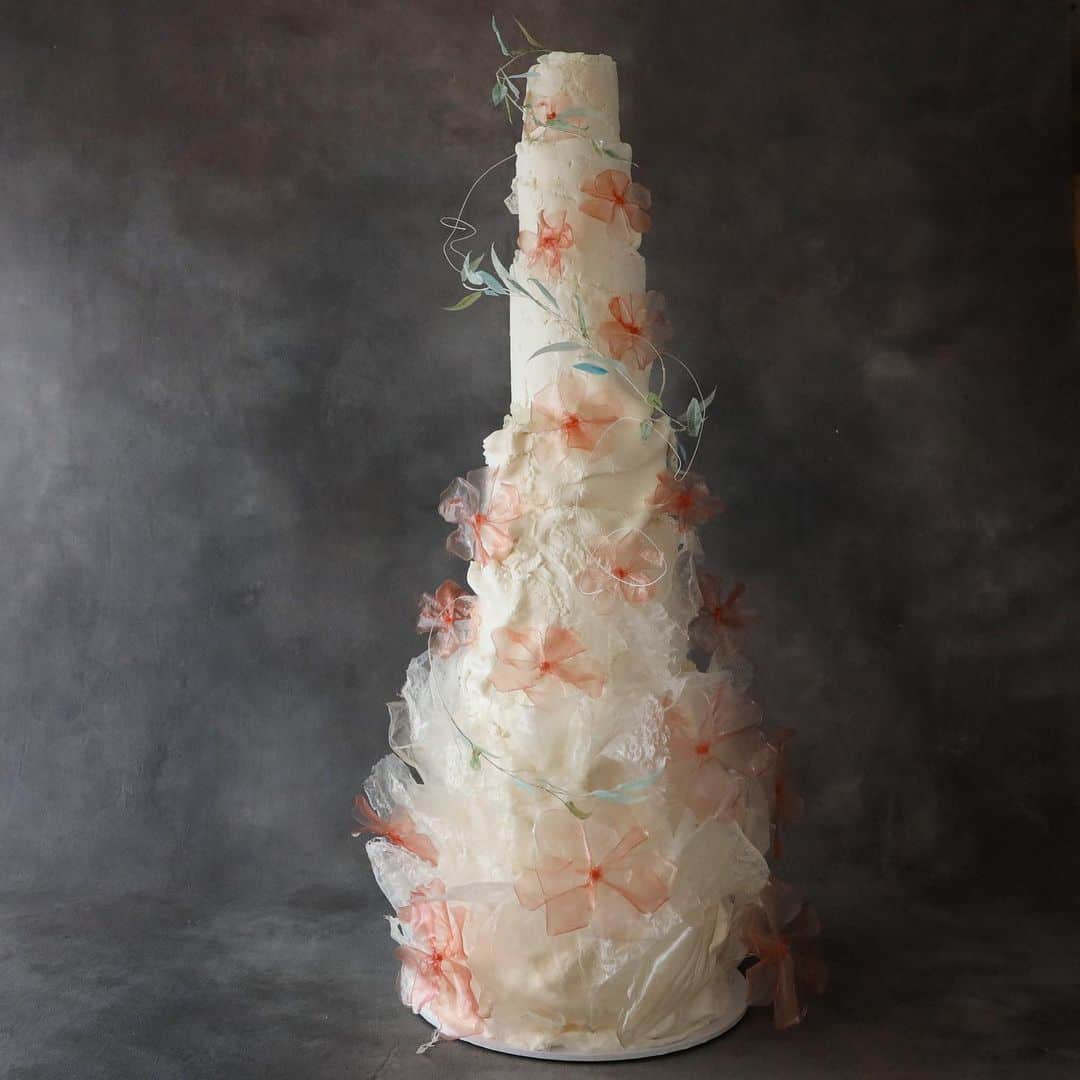 Australian Cake Artist Ekaterina Designs Elegant And Haute Couture Wedding Cakes